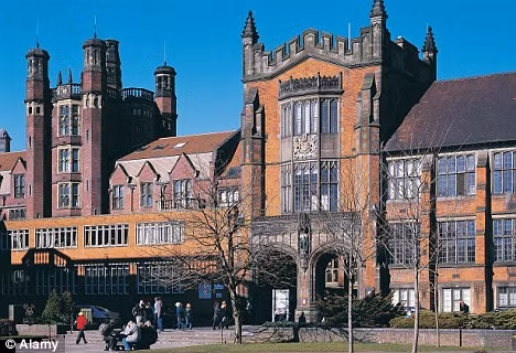 Học bổng 50% cho khóa Thạc sĩ tại ĐH Newcastle- Anh quốc ảnh 1