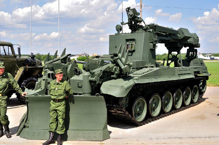 Triển lãm “Kỹ thuật công nghệ năm 2012” được phối hợp tổ chức bởi Bộ Công thương, Cục Hợp tác Kỹ thuật Quân sự Liên bang và Tập đoàn Công nghệ Nga. Bộ Quốc phòng là đơn vị tài trợ chính cho triển lãm lần này.