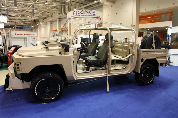 Xe bọc thép chiến đấu ALTV 4x4-3,5 Specnaz tại triển lãm Interpolitex 2012. Xe bọc thép chiến đấu ALTV 4x4-3,5 Specnaz tại triển lãm Interpolitex 2012.