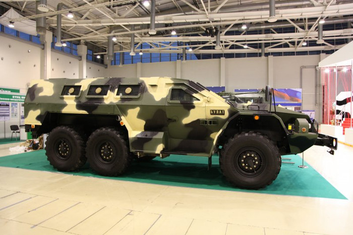 Đây là lần thứ 16 triển lãm Interpolitex được tổ chức. Tham gia triển lãm lần này có 396 công ty đến từ hàng chục quốc gia, trong đó có Nga, Đức, Ấn Độ, Ý, Trung Quốc, Mỹ, Pháp, Séc…Trong ảnh là xe bọc thép KAMAZ-5350 (SBA-60-K2 Bulat). Đây là lần thứ 16 triển lãm Interpolitex được tổ chức. Tham gia triển lãm lần này có 396 công ty đến từ hàng chục quốc gia, trong đó có Nga, Đức, Ấn Độ, Ý, Trung Quốc, Mỹ, Pháp, Séc…Trong ảnh là xe bọc thép KAMAZ-5350 (SBA-60-K2 Bulat).