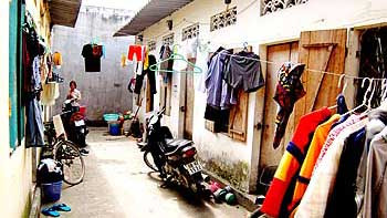 Những xóm trọ SV như thế này ẩn chứa bao nhiêu chuyện dở khóc dở cười diễn ra hàng ngày.