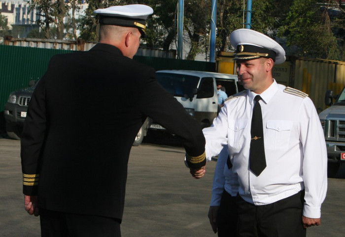 Hình ảnh chuyến thăm của khu trục hạm USS Vandegrift tới căn cứ chính của Hạm đội Thái Bình Dương Nga. Hình ảnh chuyến thăm của khu trục hạm USS Vandegrift tới căn cứ chính của Hạm đội Thái Bình Dương Nga.