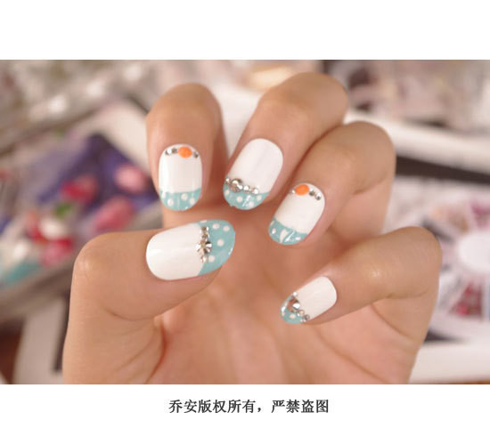 Nếu thích màu trắng, bạn có thể thay đổi tone màu chủ đạo hoặc thay đổi kết cấu màu sắc theo sở thích. Chúc bạn thành công!