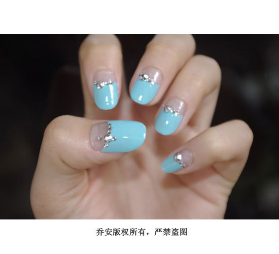 Và cuối cùng không quên thêm một lớp sơn bóng.