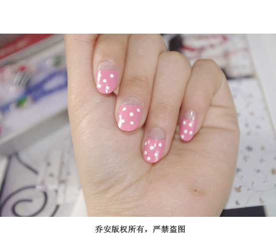 Bước 3: Gỡ giấy trắng ra và sơn lên một lớp sơn bóng hoặc kim tuyến.