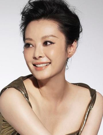 Viên Lập – sinh năm 1972, là gương mặt quen thuộc với khán giả Việt qua nhiều phim như: Đôi mắt, Nàng Phi Yến trong cung nhà Hán, Bản lĩnh Kỳ Hiểu Lam...