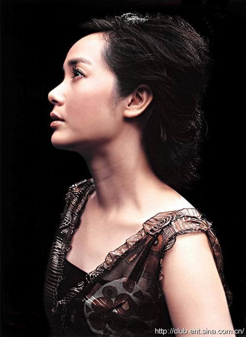 Tưởng Văn Lệ - sinh năm 1969 Từng theo học đại học Thủy lợi theo nguyện vọng của gia đình nhưng niềm đam mê với nghệ thuật khiến cô quyết định trở lại Học viện điện ảnh Bắc Kinh và nhanh chóng trở thành gương mặt quen thuộc đối với khán giả. Tưởng Văn Lệ - sinh năm 1969 Từng theo học đại học Thủy lợi theo nguyện vọng của gia đình nhưng niềm đam mê với nghệ thuật khiến cô quyết định trở lại Học viện điện ảnh Bắc Kinh và nhanh chóng trở thành gương mặt quen thuộc đối với khán giả.
