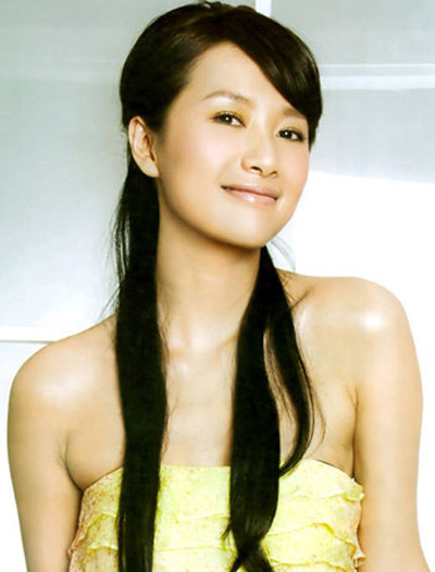 Tốt nghiệp Học viện điện ảnh danh giá này, Từ Tịnh Lôi nổi tiếng là tài nữ với các khả năng như: đạo diễn, diễn viên, viết văn, biên kịch...