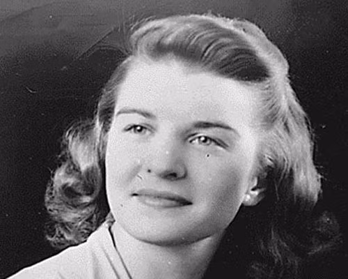 Betty Ford: phu nhân cố tổng thống Mỹ Gerald R. Ford, học nhảy hiện đại ở Đại học Bennington, Vermont, và sau đó biểu diễn trong nhóm Martha Graham. Ngoài là vũ công, bà cũng tham gia làm người mẫu. 8. Laura Bush