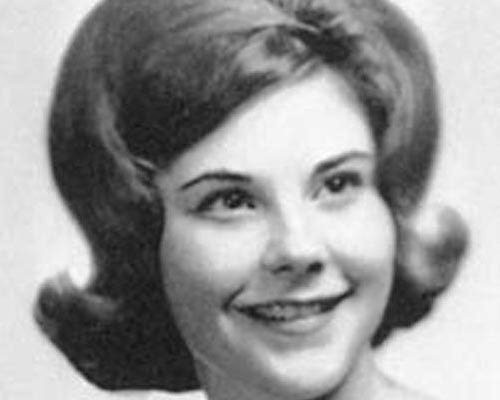 Cựu Đệ nhất phu nhân Laura Bush từng học tại Đại học Southern Methodist ở Dallas chuyên ngành giáo dục. Sau đó, bà học tiếp thạc sĩ chuyên ngành khoa học thư viện tại Đại học Texas-Austin.