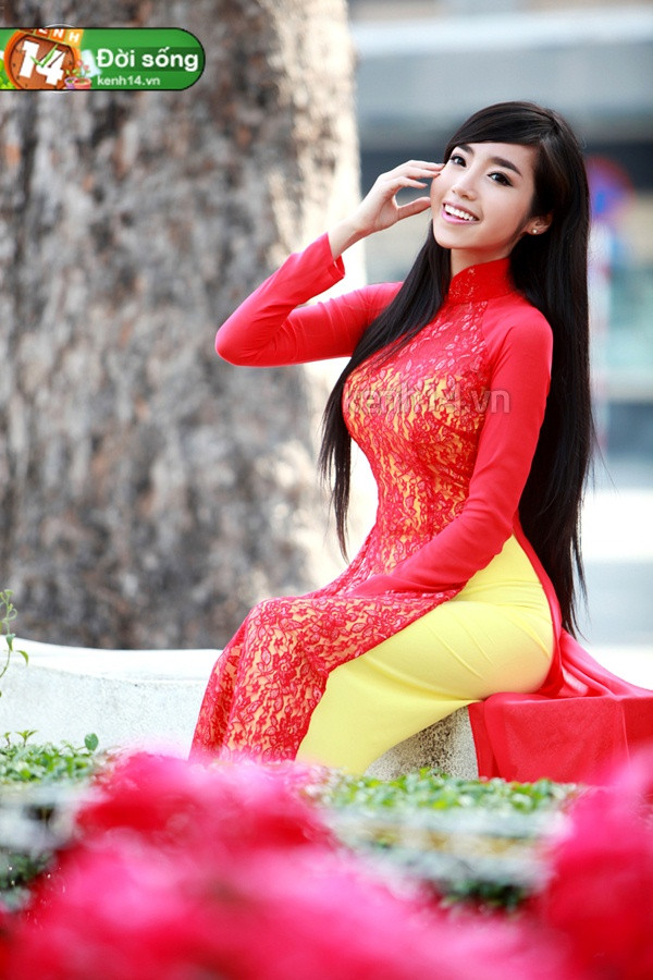 Chắc hẳn ai cũng phải ngây ngất trước vẻ đẹp này! Xem thêm: Sao Việt diện Trench coat?/Sao Việt mặc cực đẹp và lạ/Gợi cảm với màu nuy thời trang/Sao Việt với váy vintage style Chắc hẳn ai cũng phải ngây ngất trước vẻ đẹp này! Xem thêm: Sao Việt diện Trench coat?/Sao Việt mặc cực đẹp và lạ/Gợi cảm với màu nuy thời trang/Sao Việt với váy vintage style