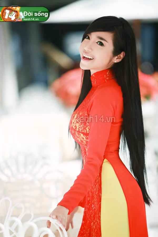 Xem thêm: Sao Việt diện Trench coat?/Sao Việt mặc cực đẹp và lạ/Gợi cảm với màu nuy thời trang/Sao Việt với váy vintage style