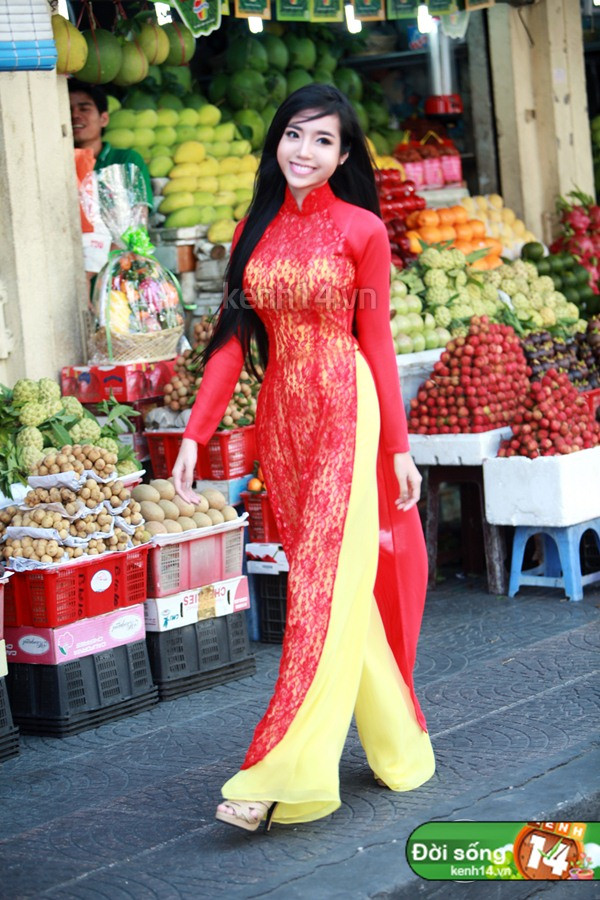 Nổi tiếng với vòng 1 ngoại cỡ và thân hình nóng bỏng, luôn xuất hiện trong những bộ ảnh với trang phục thiếu vải, khoe vòng 1. Nổi tiếng với vòng 1 ngoại cỡ và thân hình nóng bỏng, luôn xuất hiện trong những bộ ảnh với trang phục thiếu vải, khoe vòng 1.