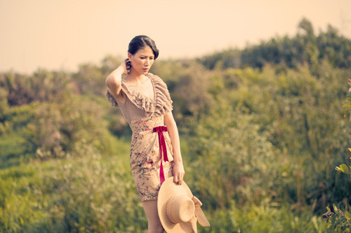 Xem thêm: Vòng eo "hình chum" của Sao Việt/Thời trang "nude" của Sao Việt một năm qua/Bộ váy "có một không hai" của sao Việt/10 pha "đỏ mặt" của Sao Việt 2011 Xem thêm: Vòng eo "hình chum" của Sao Việt/Thời trang "nude" của Sao Việt một năm qua/Bộ váy "có một không hai" của sao Việt/10 pha "đỏ mặt" của Sao Việt 2011
