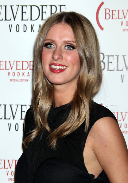 Hay cả lúc trên thảm đỏ Xem thêm: Những ngôi sao đẹp năm 2011/Theo bạn, ngôi sao nào đeo kính đẹp nhất và xấu nhất? Hay cả lúc trên thảm đỏ Xem thêm: Những ngôi sao đẹp năm 2011/Theo bạn, ngôi sao nào đeo kính đẹp nhất và xấu nhất?