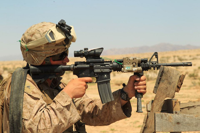 Thủy quân lục chiến Mỹ thuộc Tiểu đoàn 1, Trung đoàn 4 huấn luyện chiến đấu tại California. Thủy quân lục chiến Mỹ thuộc Tiểu đoàn 1, Trung đoàn 4 huấn luyện chiến đấu tại California.