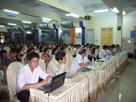 Đông đảo người tiêu dùng tại Hải Phòng đến tham dự Hội nghị Phổ biến luật bảo vệ người tiêu dùng do Vinamilk phối hợp với Hội Đo lường & BVQLNTD Hải Phòng tổ chức. Đông đảo người tiêu dùng tại Hải Phòng đến tham dự Hội nghị Phổ biến luật bảo vệ người tiêu dùng do Vinamilk phối hợp với Hội Đo lường & BVQLNTD Hải Phòng tổ chức.