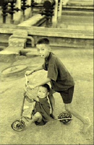 Và những trò chơi hiếu động Và những trò chơi hiếu động