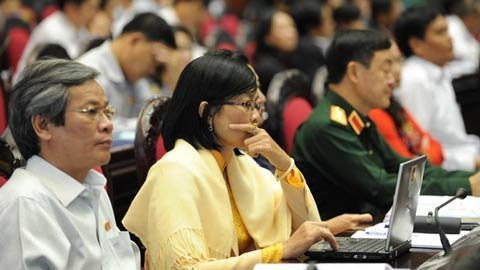 ĐBQH tại phiên thảo luận được truyền hình trực tiếp sáng nay (27/10). Ảnh: VNN