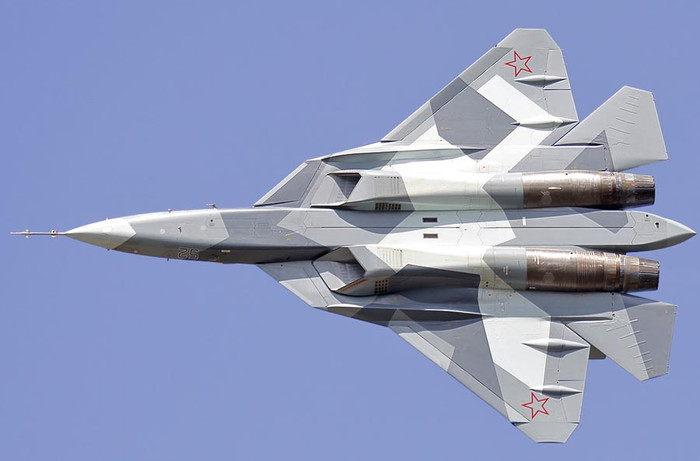 Lần đầu tiên, mẫu tiêm kích T-50 thứ hai thực hiện chuyến bay thử nghiệm trên không là vào ngày 3 tháng 3 năm 2011 tại sân bay Komsomolsk-on-Amur cũng dưới sự điều khiển của phi công giàu kinh nghiệm, anh hùng Sergey Bogdan.