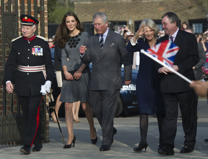 Kate thường ăn mặc rất kín đáo, sang trọng nhưng vẫn nổi bật. Cô cũng là người rất năng nổ trong các hoạt động từ thiện. Cô chính là người bảo trợ cho người bảo trợ cho Tổ chức từ thiện Phòng tranh nghệ thuật - tổ chức giúp đỡ các trẻ em có vấn đề về hành vi.