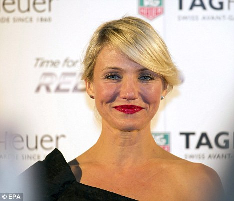 Nhiều thông tin cho rằng, cô đã có hợp đồng hàng triệu đô với hãng đồng hồ Thụy Sỹ này. Nhiều thông tin cho rằng, cô đã có hợp đồng hàng triệu đô với hãng đồng hồ Thụy Sỹ này.