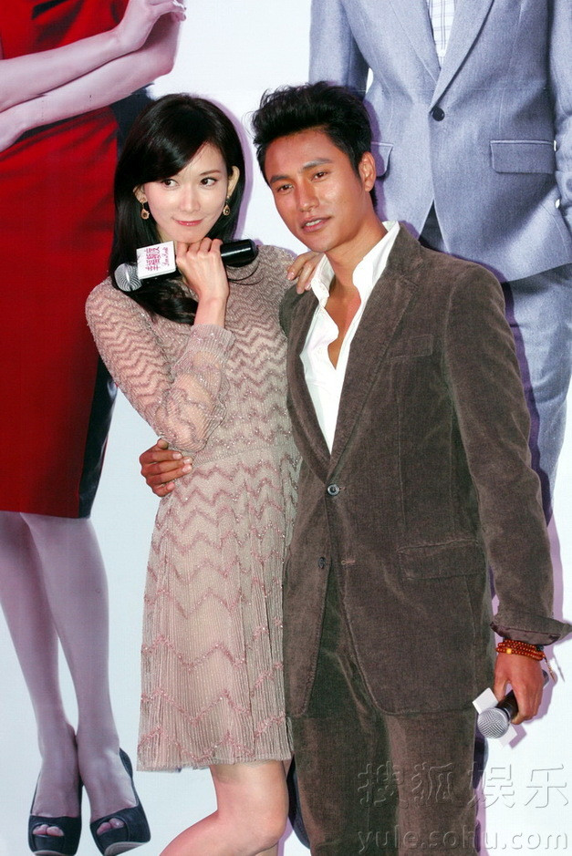 Hai diễn viên chính xuất hiện tại Thượng Hải ngày 19/10