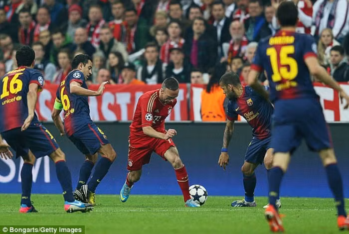 Franck Ribery và các đồng đội đá như những nhà vô địch trước nhà cựu vô địch