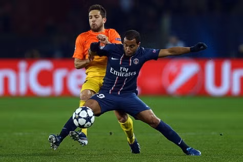 Jordi Alba không kèm được Lucas Moura