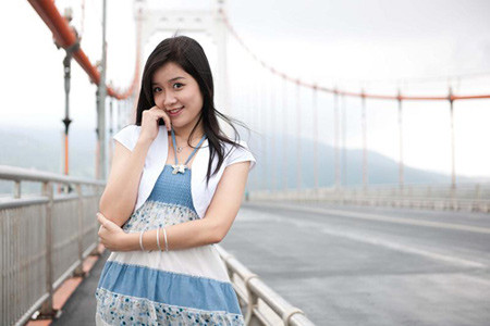 Miss Teen 2009 Xuân Mai sở hữu vẻ đẹp trong sáng, dịu dàng và rất nữ tính. Bất cứ ai gặp cô đều bị nụ cười má núm đồng tiền và đôi mắt tròn ngây thơ của cô chinh phục. Bộ ảnh mới nhất chụp cô nàng đang ep ấp làm duyên đã thể hiện rõ điều đó (Theo Đất Việt) Miss Teen 2009 Xuân Mai sở hữu vẻ đẹp trong sáng, dịu dàng và rất nữ tính. Bất cứ ai gặp cô đều bị nụ cười má núm đồng tiền và đôi mắt tròn ngây thơ của cô chinh phục. Bộ ảnh mới nhất chụp cô nàng đang ep ấp làm duyên đã thể hiện rõ điều đó (Theo Đất Việt)