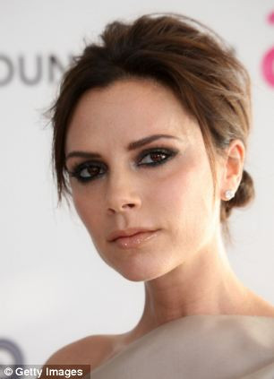 ... và khuôn mặt mẫu góc cạnh của 2010 ... và khuôn mặt mẫu góc cạnh của 2010