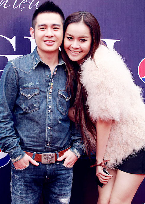 Giọng ca "Tìm lại thời gian" Hoàng Hải thậm chí trông có phần "lép vế" khi đứng cạnh cô nàng được mệnh danh là "yêu nữ hàng hiệu" của showbiz Việt Vũ Hạnh Nguyên (Theo Zing)