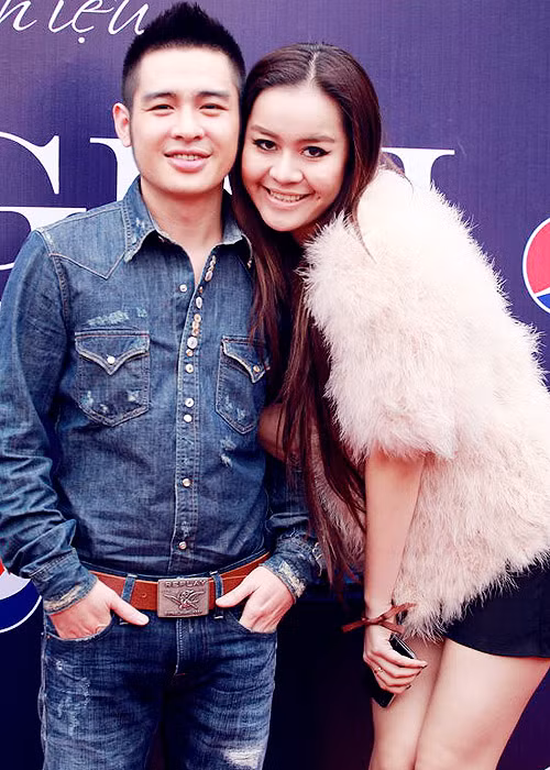 Giọng ca "Tìm lại thời gian" Hoàng Hải thậm chí trông có phần "lép vế" khi đứng cạnh cô nàng được mệnh danh là "yêu nữ hàng hiệu" của showbiz Việt Vũ Hạnh Nguyên (Theo Zing)