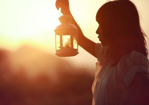 Em đã ra đi mà không biết rằng trong hành trang em mang theo có cả trái tim đang thổn thức đập từng nhịp yêu em của tôi... (Ảnh minh họa) Em đã ra đi mà không biết rằng trong hành trang em mang theo có cả trái tim đang thổn thức đập từng nhịp yêu em của tôi... (Ảnh minh họa)