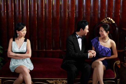 Có nhiều lý do để một cô gái phát điên lên vì một người đã có vợ... (Ảnh minh họa)