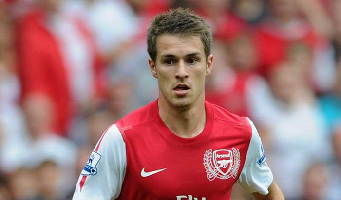 Một trường hợp khác không thể thi đấu là Aaron Ramsey, người bị đau mắt cá chân trong trận thua của Arsenal trước Sunderland tại FA Cup. Ramsey đã được rút tên khỏi danh sách dự trận đấu tưởng niệm Gary Speed của ĐT xứ Wales, nhưng tiến độ hồi phục chậm sẽ khiến tiền vệ 21 tuổi này không chỉ không ra sân trước Liverpool mà còn vắng mặt trong trận đấu với AC Milan sắp tới ở lượt về vòng 1/16 Champions League. Một trường hợp khác không thể thi đấu là Aaron Ramsey, người bị đau mắt cá chân trong trận thua của Arsenal trước Sunderland tại FA Cup. Ramsey đã được rút tên khỏi danh sách dự trận đấu tưởng niệm Gary Speed của ĐT xứ Wales, nhưng tiến độ hồi phục chậm sẽ khiến tiền vệ 21 tuổi này không chỉ không ra sân trước Liverpool mà còn vắng mặt trong trận đấu với AC Milan sắp tới ở lượt về vòng 1/16 Champions League.