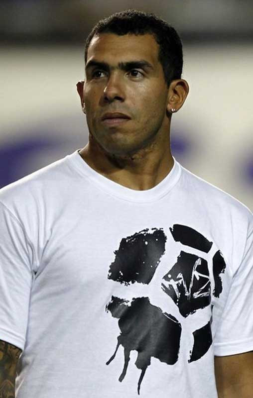 5. Nói đến Carlos Tevez, HLV trưởng của Man City là Roberto Mancini cho biết dù Tevez đã đưa ra lời xin lỗi với CLB và tập luyện trở lại, phải 2 tuần nữa tiền đạo người Argentina mới chính thức ra sân cho Man xanh lần đầu tiên trong năm 2012. Tevez đã chơi 45 phút cho đội dự bị Man City trong trận đấu với Preston diễn ra hồi giữa tuần và Mancini muốn anh có thêm thời gian thi đấu để lấy lại phong độ. 5. Nói đến Carlos Tevez, HLV trưởng của Man City là Roberto Mancini cho biết dù Tevez đã đưa ra lời xin lỗi với CLB và tập luyện trở lại, phải 2 tuần nữa tiền đạo người Argentina mới chính thức ra sân cho Man xanh lần đầu tiên trong năm 2012. Tevez đã chơi 45 phút cho đội dự bị Man City trong trận đấu với Preston diễn ra hồi giữa tuần và Mancini muốn anh có thêm thời gian thi đấu để lấy lại phong độ.