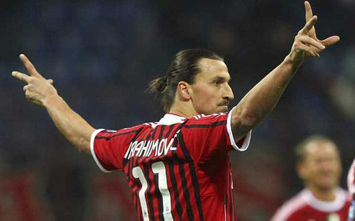 1. AC Milan đã bắt đầu việc đàm phán gia hạn hợp đồng với chân sút chủ lực Zlatan Ibrahimovic. Đại diện của tiền đạo người Thủy Điển đã có cuộc gặp với phó chủ tịch Milan là ông Adriano Galliani vào hôm thứ Năm vừa qua. Dù hợp đồng của Ibra phải tới 2015 mới hết hạn nhưng Milan muốn thưởng cho những đóng góp của anh bằng việc gia hạn thêm 1 năm cùng mới một mức lương cao hơn. 1. AC Milan đã bắt đầu việc đàm phán gia hạn hợp đồng với chân sút chủ lực Zlatan Ibrahimovic. Đại diện của tiền đạo người Thủy Điển đã có cuộc gặp với phó chủ tịch Milan là ông Adriano Galliani vào hôm thứ Năm vừa qua. Dù hợp đồng của Ibra phải tới 2015 mới hết hạn nhưng Milan muốn thưởng cho những đóng góp của anh bằng việc gia hạn thêm 1 năm cùng mới một mức lương cao hơn.