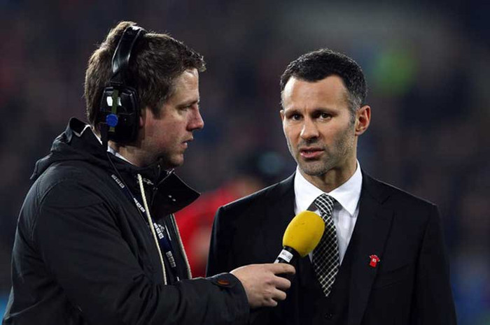 8. Vụ kiện đòi bồi thường thiệt hại của Ryan Giggs với tờ The Sun xung quanh scandal ngoại tình của ngôi sao MU với Imogen Thomas đã thất bại. Tòa dân sự tối cao London xử thắng cho tờ The Sun sau khi luật sư của bên bị đơn đưa ra được lý lẽ thuyết phục rằng The Sun chỉ nói Imogen Thomas có quan hệ tình ái với một cầu thủ Premier League. Trong khi đó, tên tuổi của Ryan Giggs đã bị tiết lộ trên mạng xã hội cũng như các báo ở Scotland, nơi mà lệnh siêu huấn thị (bảo vệ tên tuổi các nhân vật nổi tiếng trong các vụ kiện tụng) không có tác dụng thi hành. 8. Vụ kiện đòi bồi thường thiệt hại của Ryan Giggs với tờ The Sun xung quanh scandal ngoại tình của ngôi sao MU với Imogen Thomas đã thất bại. Tòa dân sự tối cao London xử thắng cho tờ The Sun sau khi luật sư của bên bị đơn đưa ra được lý lẽ thuyết phục rằng The Sun chỉ nói Imogen Thomas có quan hệ tình ái với một cầu thủ Premier League. Trong khi đó, tên tuổi của Ryan Giggs đã bị tiết lộ trên mạng xã hội cũng như các báo ở Scotland, nơi mà lệnh siêu huấn thị (bảo vệ tên tuổi các nhân vật nổi tiếng trong các vụ kiện tụng) không có tác dụng thi hành.