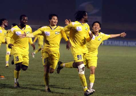 Sông Lam Nghệ An nhờ chính sách tiết kiệm mà còn giữ được cho đến bây giờ, nhưng sau 10 hay 20 năm nữa thì thế nào? Sông Lam Nghệ An nhờ chính sách tiết kiệm mà còn giữ được cho đến bây giờ, nhưng sau 10 hay 20 năm nữa thì thế nào?