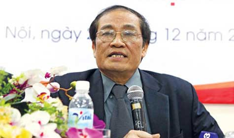 Người đứng đầu LĐBĐ là một người xuất thân từ bóng rổ. Điều đó có được không? Người đứng đầu LĐBĐ là một người xuất thân từ bóng rổ. Điều đó có được không?