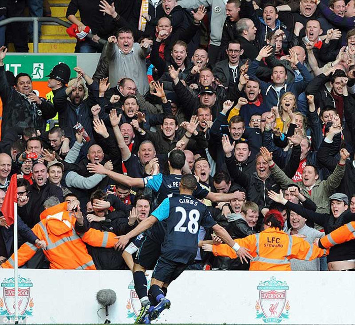 Arsenal ấn định chiến thắng 2-1 sau 90 phút bị Liverpool liên tục gây sức ép Arsenal ấn định chiến thắng 2-1 sau 90 phút bị Liverpool liên tục gây sức ép