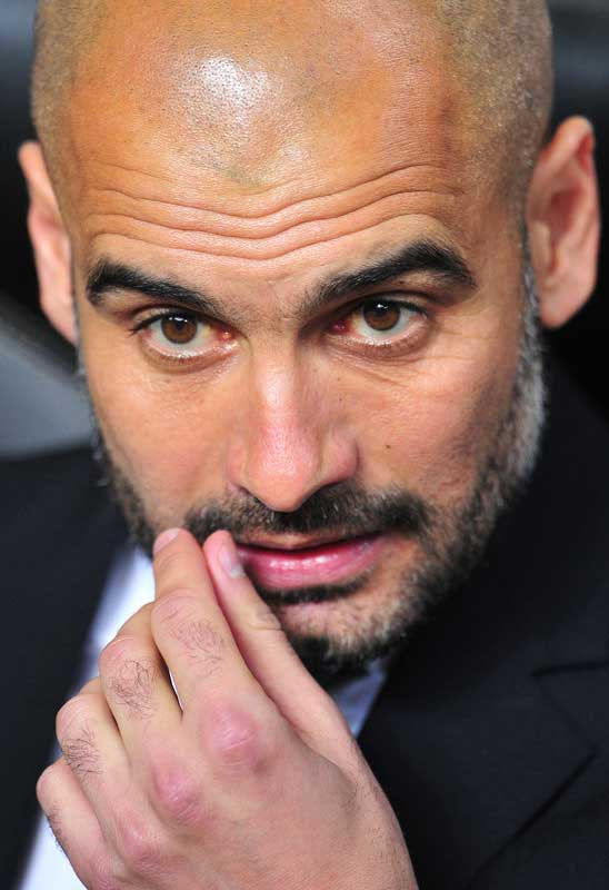 6) Thất bại đồng nghĩa Pep Guardiola sẽ không ở lại Nou Camp: Trong một mùa giải mà Barca đang cố gắng bám đuổi Real Madrid ở La Liga và đã lọt tới chung kết Cúp nhà vua, một thất bại tại Champions League có thể ảnh hưởng rất lớn tới động lực ở lại Catalan của Pep Guardiola, người đã trì hoãn gia hạn hợp đồng khiến tương lai hết sức mơ hồ. Rất khó để biết Pep đang nghĩ gì, bởi kể cả Barca có đoạt cú ăn ba trong mùa này thì biết đâu ông vẫn sẽ ra đi? 6) Thất bại đồng nghĩa Pep Guardiola sẽ không ở lại Nou Camp: Trong một mùa giải mà Barca đang cố gắng bám đuổi Real Madrid ở La Liga và đã lọt tới chung kết Cúp nhà vua, một thất bại tại Champions League có thể ảnh hưởng rất lớn tới động lực ở lại Catalan của Pep Guardiola, người đã trì hoãn gia hạn hợp đồng khiến tương lai hết sức mơ hồ. Rất khó để biết Pep đang nghĩ gì, bởi kể cả Barca có đoạt cú ăn ba trong mùa này thì biết đâu ông vẫn sẽ ra đi?