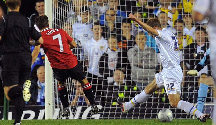 Owen mở tỷ số ở phút 14 Owen mở tỷ số ở phút 14