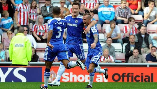 Thủ lĩnh xanh: John Terry ăn mừng sau bàn mở tỷ số trước Sunderland