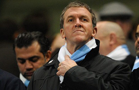 Garry Cook bị cho là đã gửi e-mail xúc phạm mẹ của Nedum Onuoha.