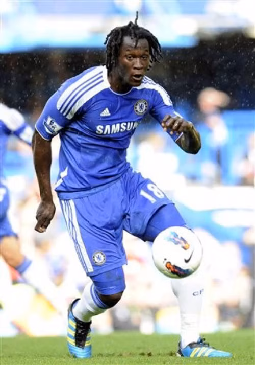 5. Romelu Lukaku (Anderlecht tới Chelsea – 19 triệu bảng)