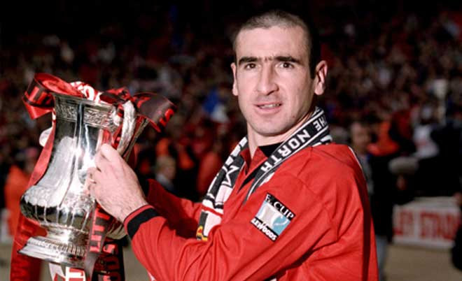 Và bất chấp tai tiếng bạo lực, King Eric vẫn trở thành một tượng đài tại Old Trafford Và bất chấp tai tiếng bạo lực, King Eric vẫn trở thành một tượng đài tại Old Trafford