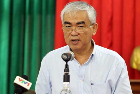 Phó chủ tịch VFF Lê Hùng Dũng yêu cầu đưa việc thay ông Dương Nghiệp Khôi và Nguyễn Văn Mùi ra Hội nghị BCH Phó chủ tịch VFF Lê Hùng Dũng yêu cầu đưa việc thay ông Dương Nghiệp Khôi và Nguyễn Văn Mùi ra Hội nghị BCH