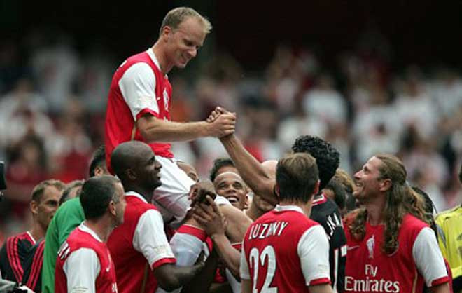 Chứng sợ máy bay tiếc rằng đã khiến Bergkamp bỏ lỡ nhiều khoảnh khắc đặc biệt Chứng sợ máy bay tiếc rằng đã khiến Bergkamp bỏ lỡ nhiều khoảnh khắc đặc biệt